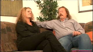 Horny milf нь том аяга авч зөндөө түүний ах хуулийн бусдад түүнийг булэг түүний big boobs