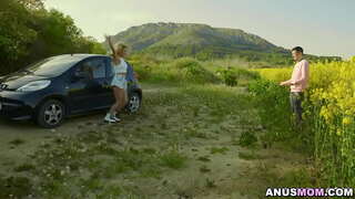 Céri méré Sam beca blowjob jeung lilin dina butt nya pikeun manéhna pikeun niup