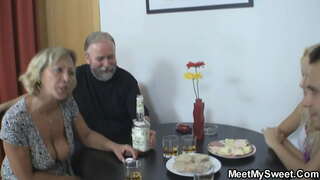 Երիտասարդ նկարահանել է սեքսով զբաղվում հին զույգ