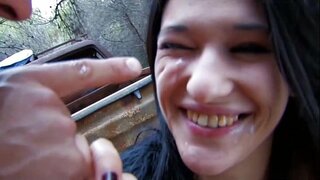 Lisa tempero se fodeu sua bunda grande no mato