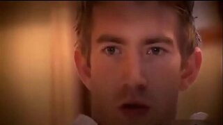 Хенесси տեսնում է, թե ինչպես է իր խորթ եղբայրը fingering իր