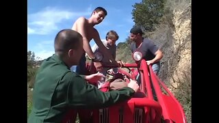 Извращенная սեւ шлюшка Քելլի Սթարը լաքած իր վայելում, երբ չորս առողջ տղայի խառնել նրան բոլոր իր чертовы փոս