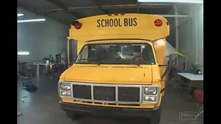 Teenager giver POV oral køn