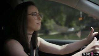 Кэйси Калверт рафт, то худро ба чизҳои дар худ собиқ