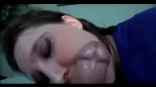 Mindy ម៉ៃស្រស់ស្អាតសត្វលា